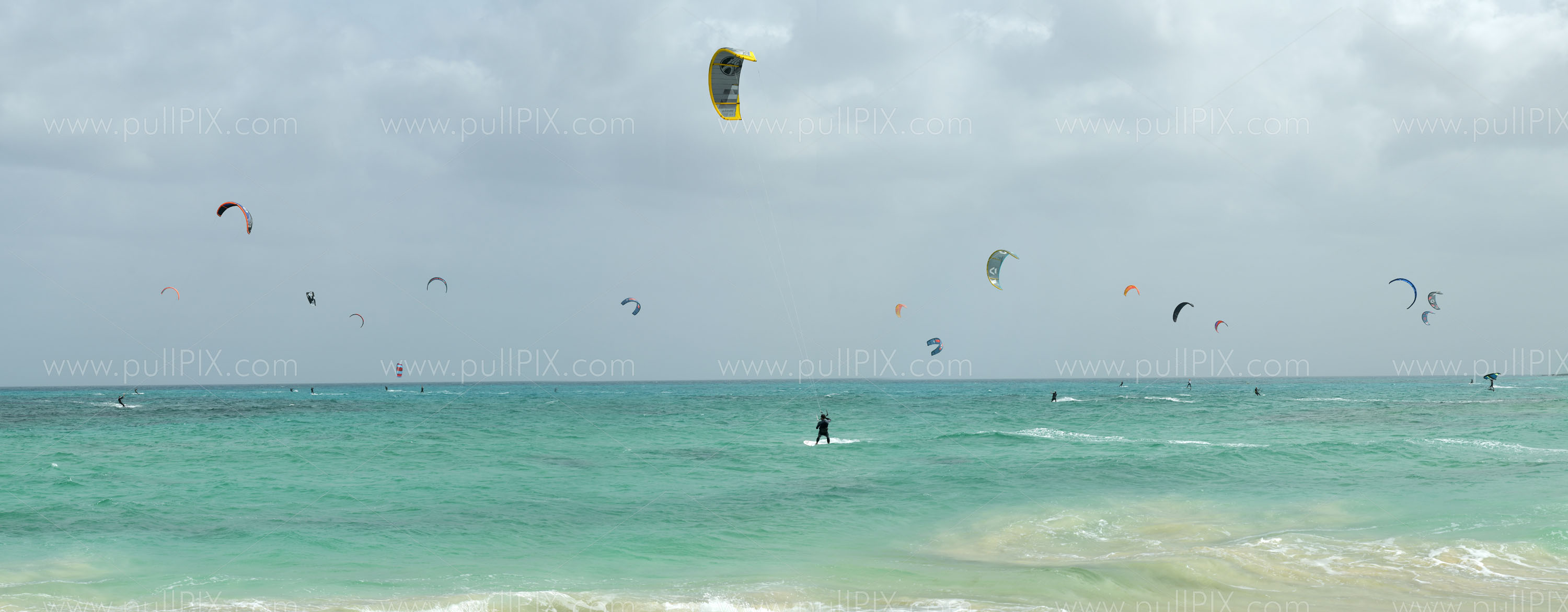 Preview kite surfers.jpg
